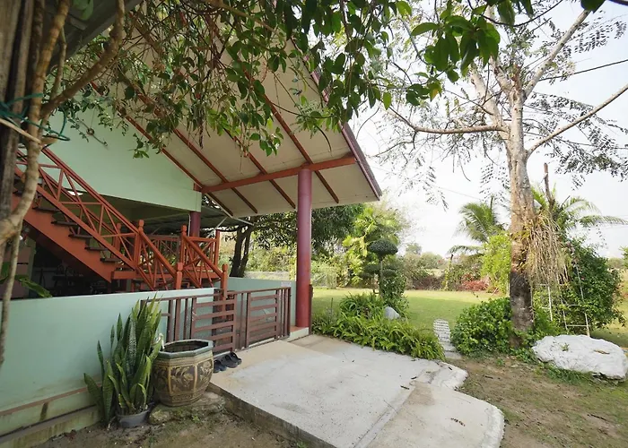 Homestay บ้านห้วยลูกนกฟาร์มสเตย์ Banhuailuknok